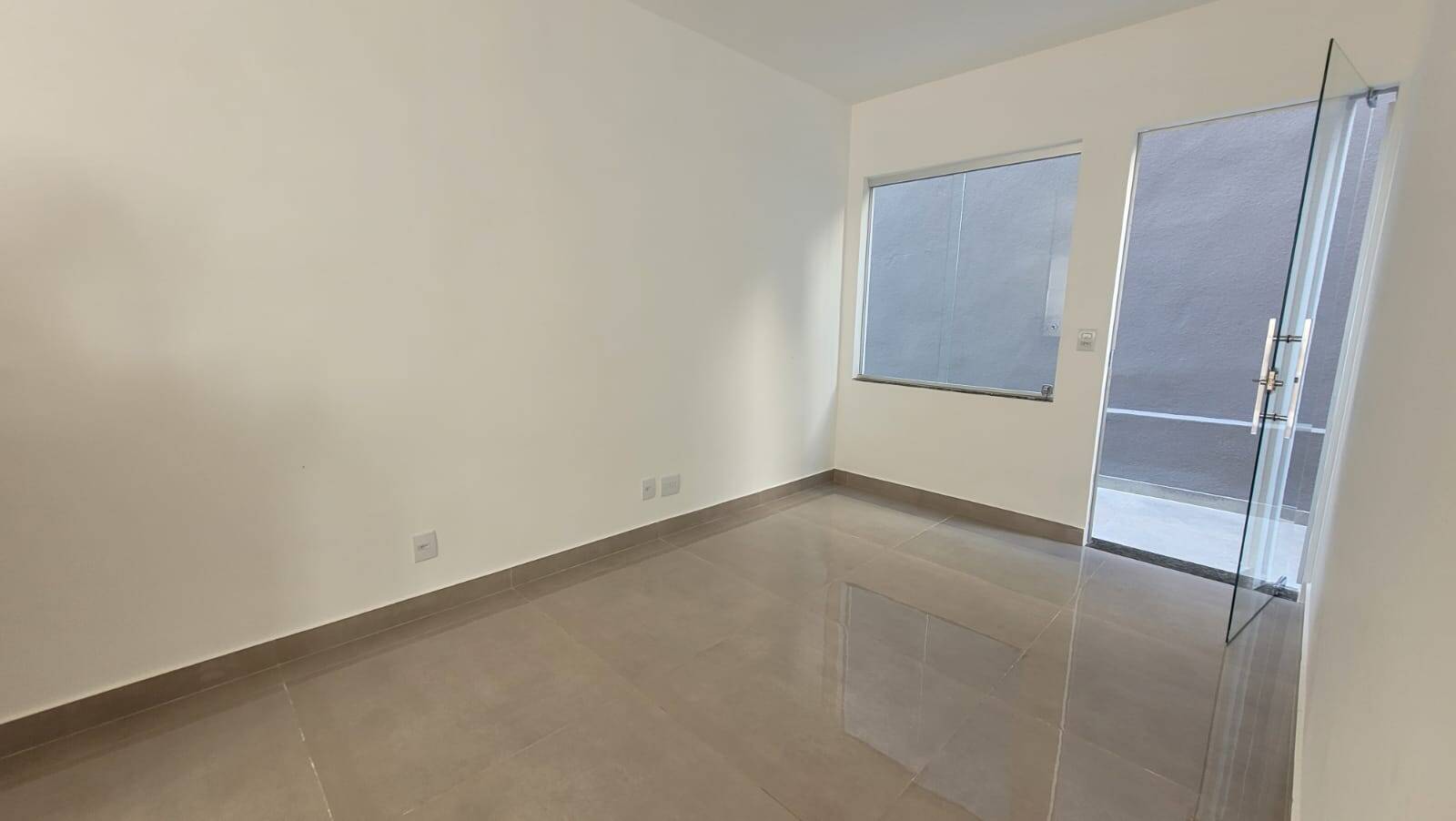 #02594 - Casa para Venda em Contagem - MG