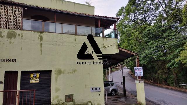 Casa à venda com 5 quartos, 290m² - Foto 1