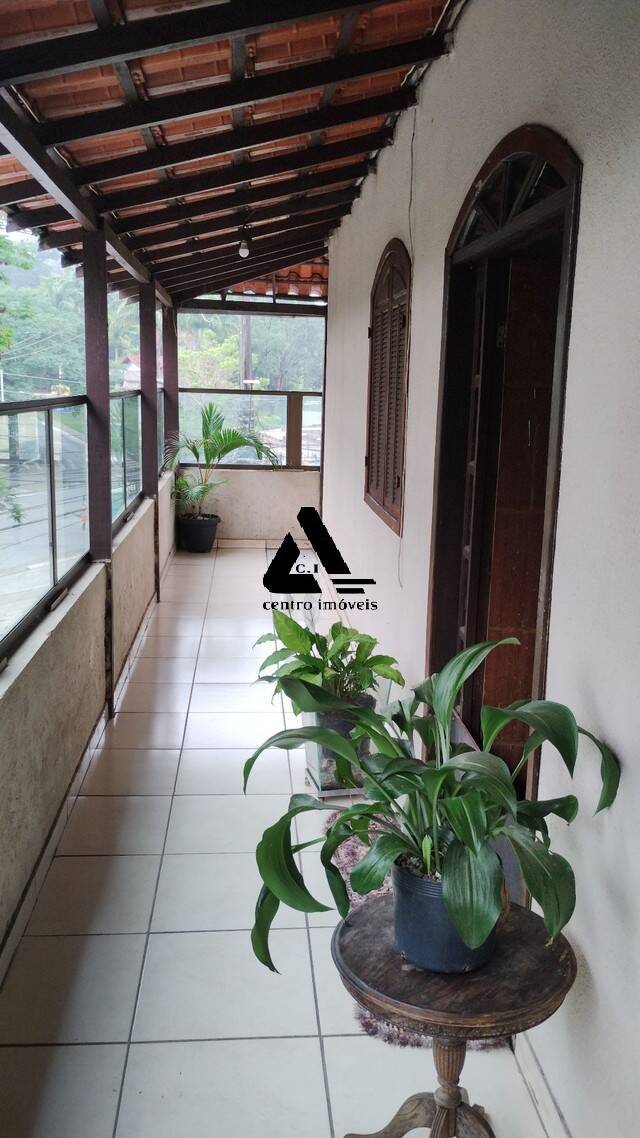 Casa à venda com 5 quartos, 290m² - Foto 5